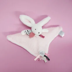 Doudou-lapin Carré Happy Blush DOUDOU ET COMPAGNIE Rose -Made 4 Baby Boutique doudou lapin carre happy blush doudou et compagnie rose 1