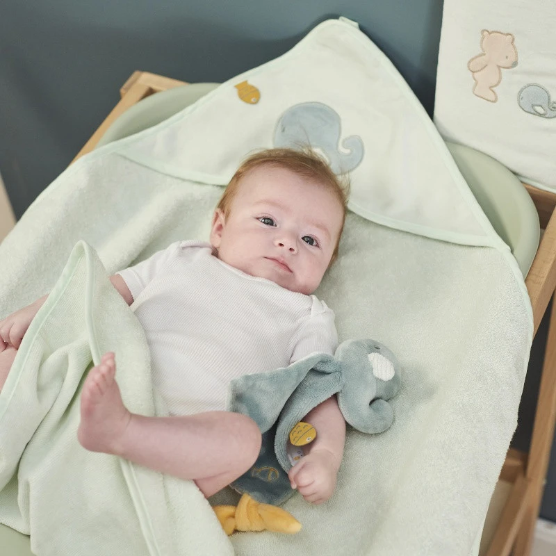 Mini-doudou Sally La Baleine Bleue NATTOU Roméo, Jules & Sally 4 Mini-doudou Sally La Baleine Bleue NATTOU Roméo, Jules & Sally – Image 2