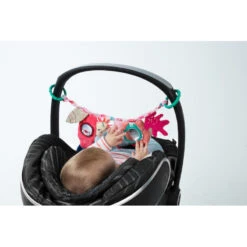 Mobile D'activité Louise En Promenade LES LILLIPUTIENS -Made 4 Baby Boutique mobile d activite louise en promenade rose les lilliputiens 2