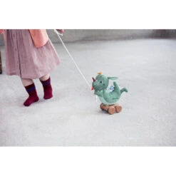 Peluche Câline à Tirer Joe Le Dragon LES LILLIPUTIENS -Made 4 Baby Boutique peluche caline a tirer joe le dragon les lilliputiens 1 7