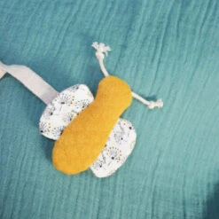 Poupée Pollen L'abeille Bio DOUDOU ET COMPAGNIE -Made 4 Baby Boutique poupee pollen l abeille bio doudou et compagnie 2