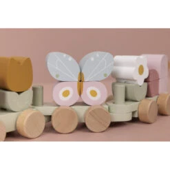 Train à Blocs En Bois LITTLE DUTCH Flowers & Butterflies -Made 4 Baby Boutique train a blocs en bois little dutch flowers butterflies 4